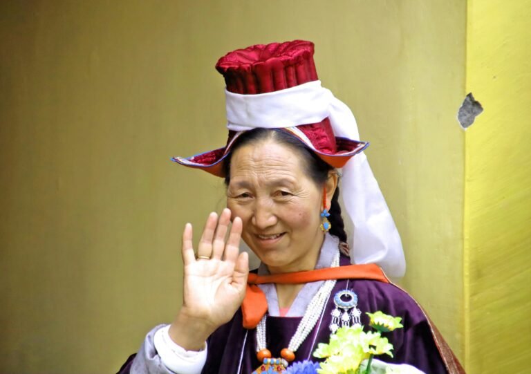 donna tibetana in ladakh