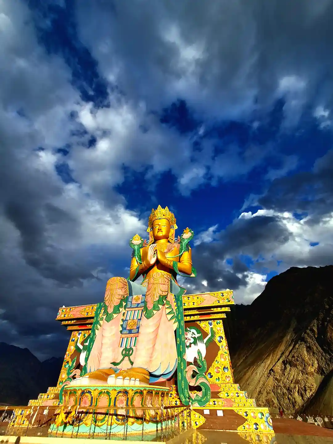 Statua del Buddha Maitreya al monastero di Diskit, Ladakh