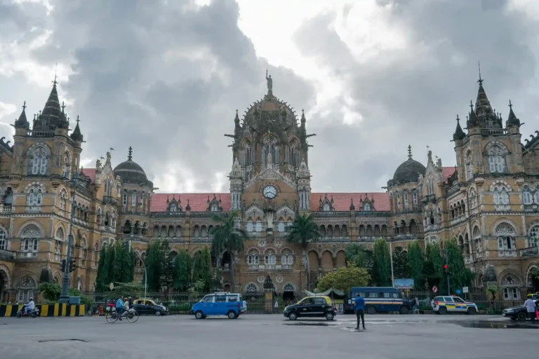 CST stazione treno mumbai maharashtra cosa vedere